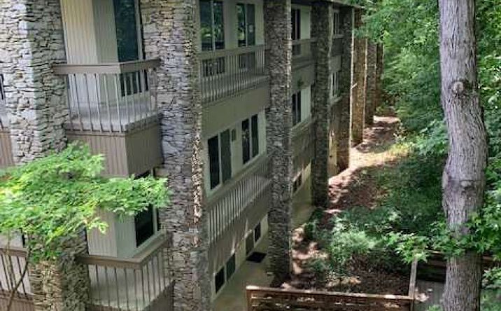 Pictures of Office property located at 200-300 Vestavia Parkway, Vestavia Hills, AL 35216 for lease - image #1