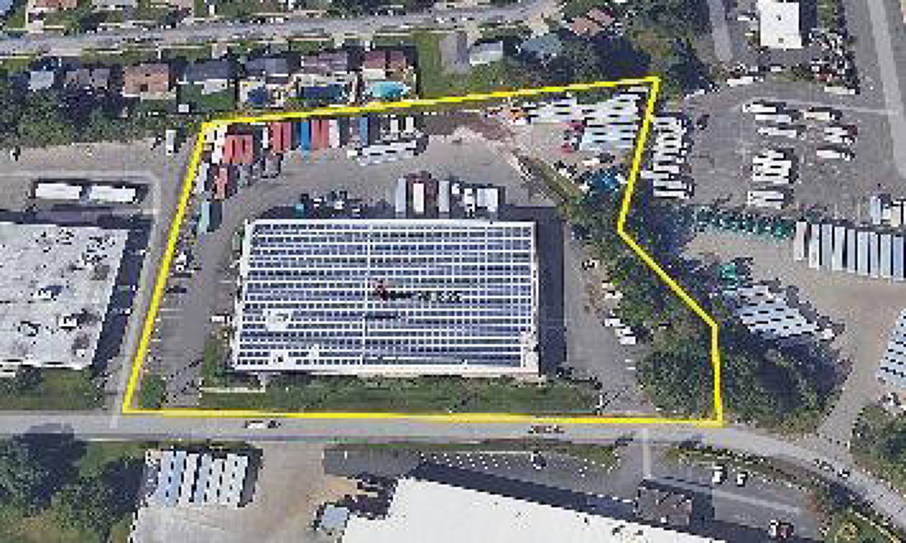 1100 Milik St, Carteret, NJ 07008