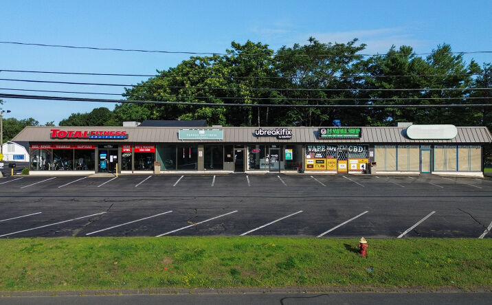 Pictures of Retail property located at 3269-3281 Berlin Tpke, Newington, CT 06111 for lease - image #1