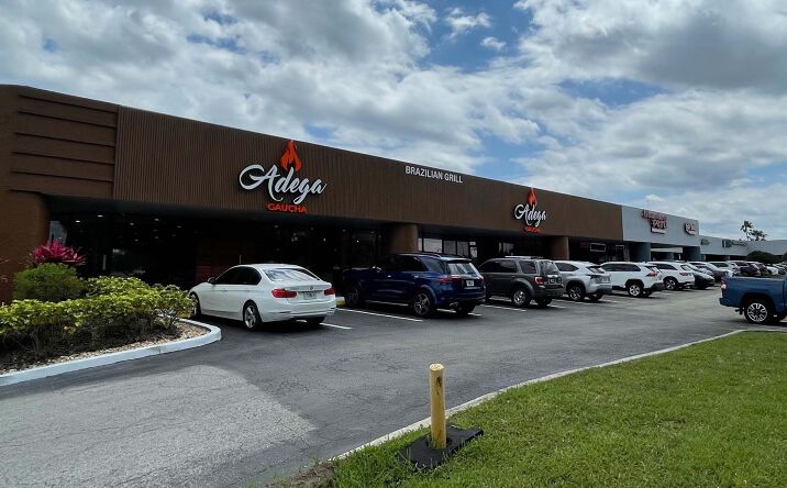 Pictures of Retail property located at 8204 Crystal Clear Ln, Orlando, FL 32809 for lease - image #1