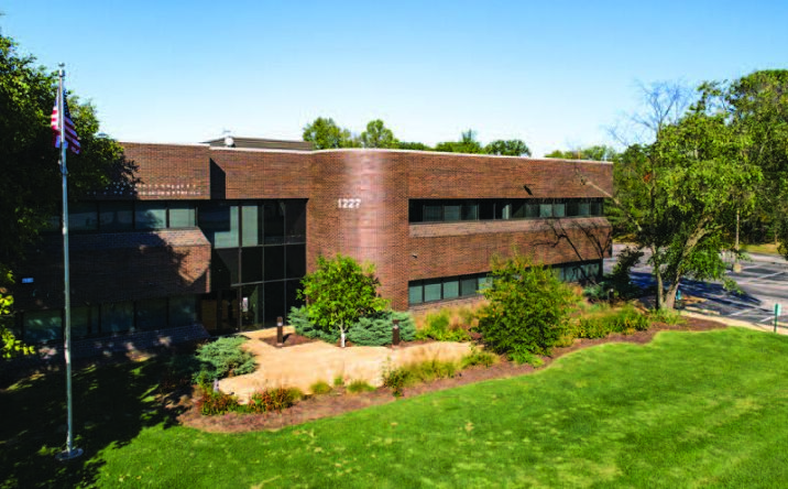 Pictures of Office property located at 1227 Fern Ridge Pkwy, St. Louis, MO 63141 for lease - image #1