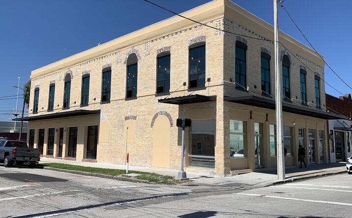 Pictures of Retail, Office property located at 2100 W Main St, Tampa, FL 33607 for lease - image #1