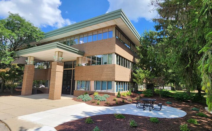 Pictures of Office property located at 4572 S Hagadorn Rd, East Lansing, MI 48823 for lease - image #1