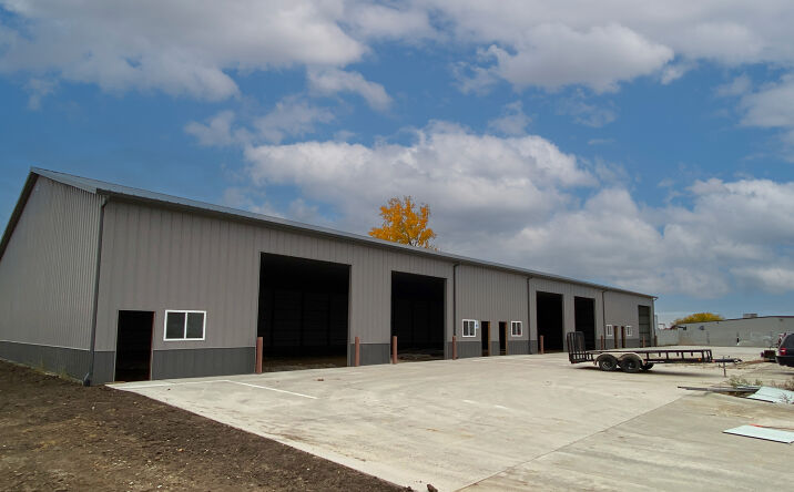 Pictures of Industrial property located at 1408 Industrial Ave, Hiawatha, IA 2386176 for lease - image #1