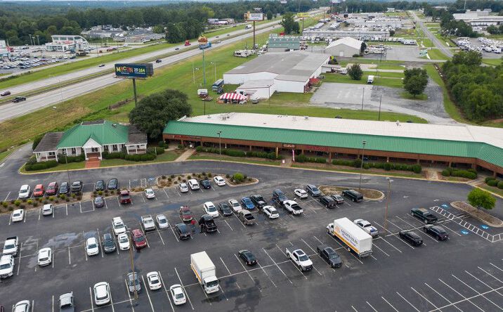 Pictures of Retail, Restaurant property located at 311 Highway 49N, Byron, GA 31008 for lease - image #1