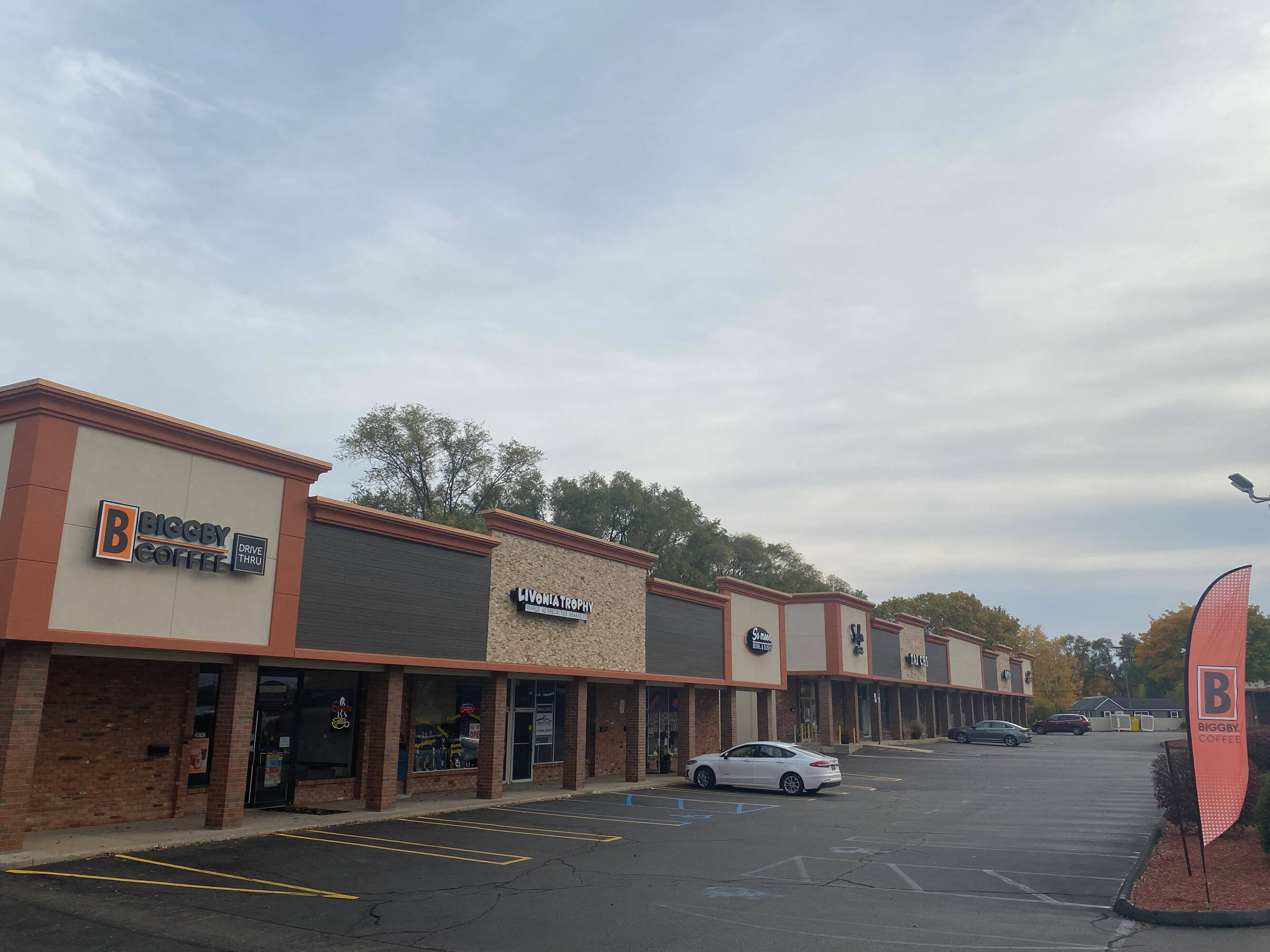 38047 Ann Arbor Rd, Livonia, MI 48150 Retail Space for Lease Ann