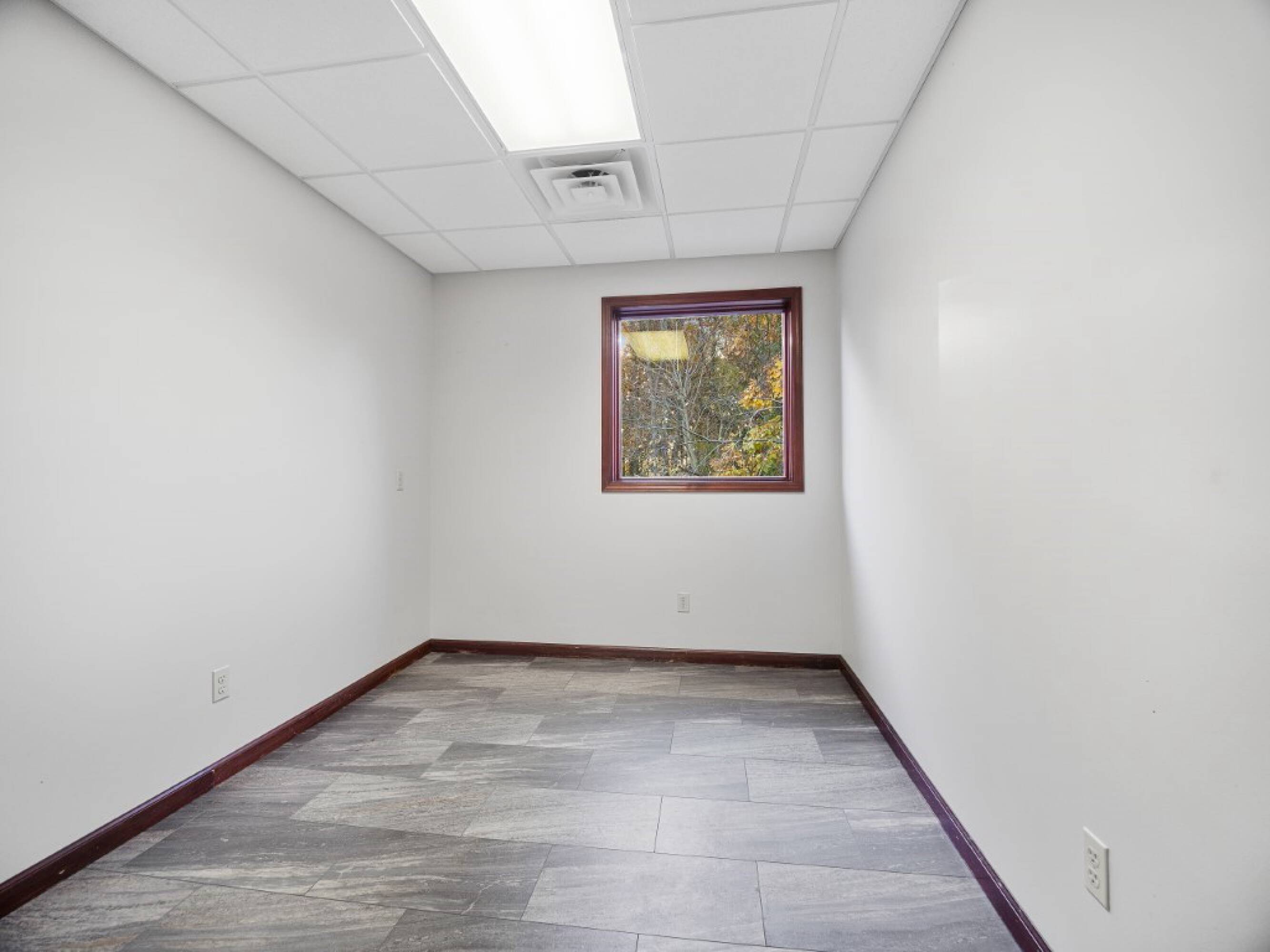 7209 Engle Rd, Fort Wayne, IN 46804