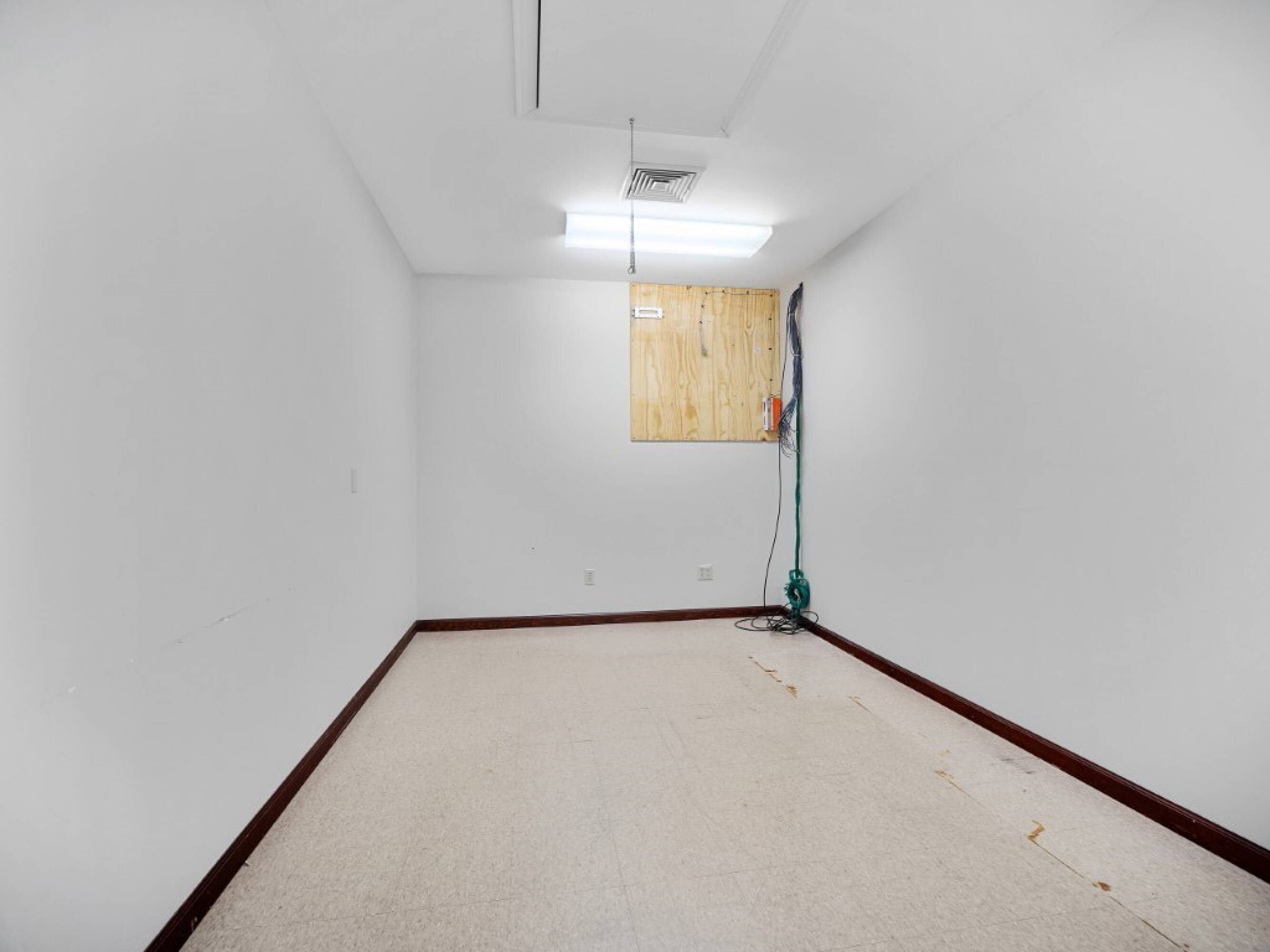 7209 Engle Rd, Fort Wayne, IN 46804