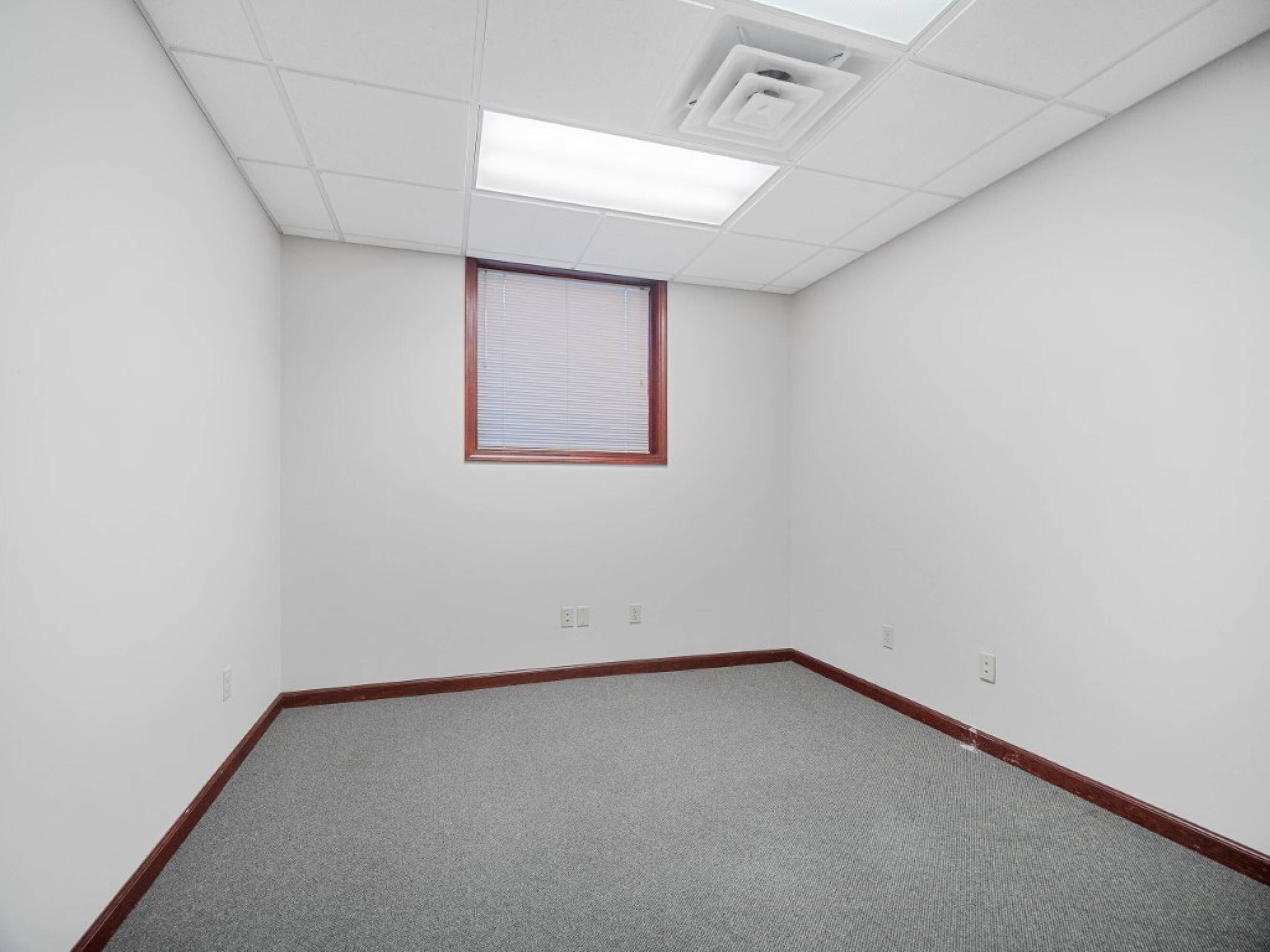 7209 Engle Rd, Fort Wayne, IN 46804