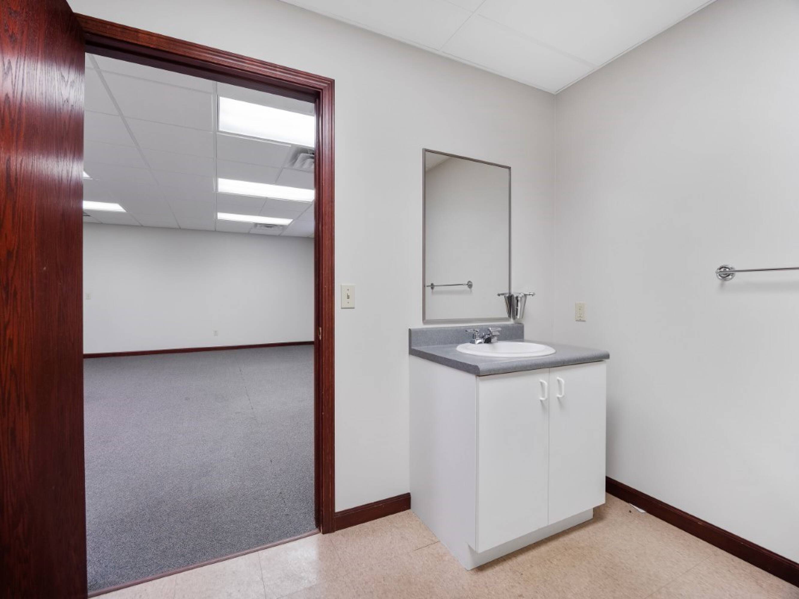 7209 Engle Rd, Fort Wayne, IN 46804