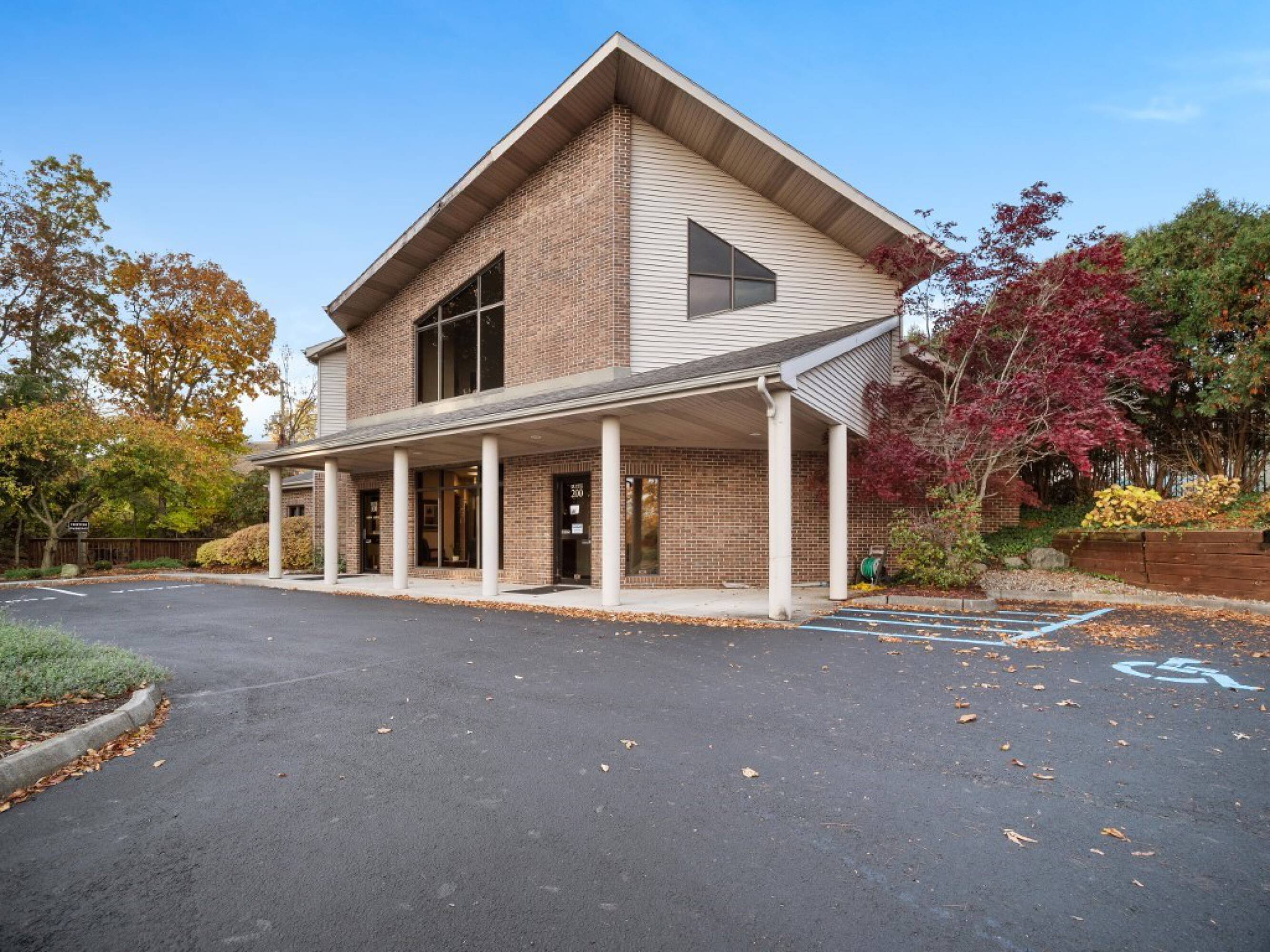 7209 Engle Rd, Fort Wayne, IN 46804