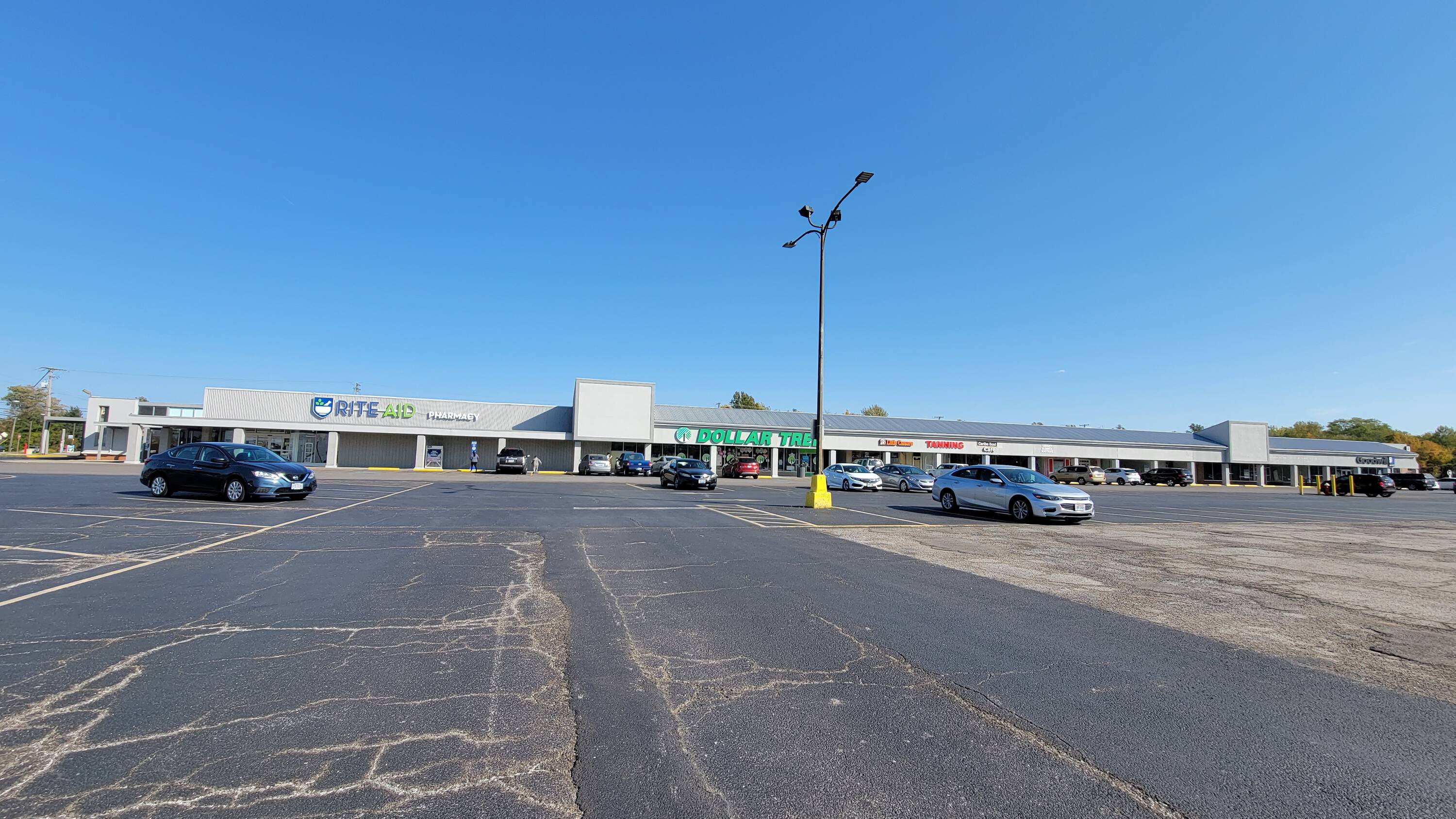 4100 Lake Rd, Sheffield Lake, OH 44054