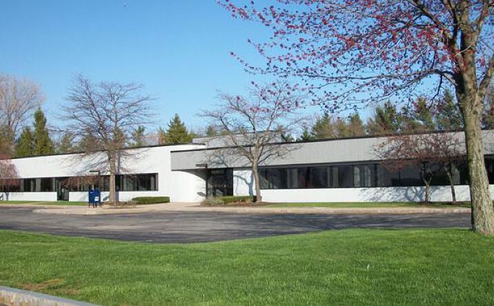 Pictures of Retail, Office property located at 1035 7th N St, Liverpool, NY 13088 for lease - image #1