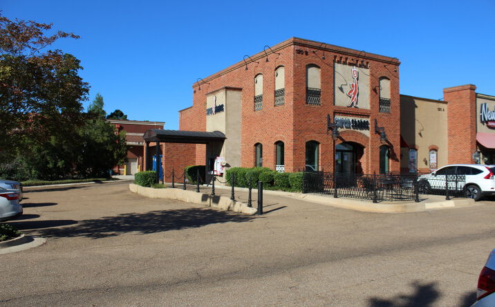 Pictures of Retail property located at 120 Stribling Ln, Brandon, MS 39042 for lease - image #1