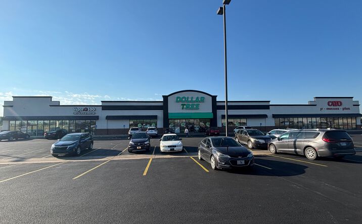 Pictures of Retail property located at 405 Windward Dr, Newton, KS 67114 for lease - image #1