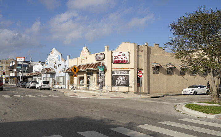 Pictures of Retail, Office property located at 1718 S Alameda St, Corpus Christi, TX 78404 for lease - image #1