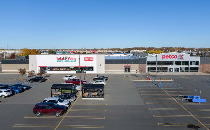 Pictures of Retail property located at 13801 Lakeside Circle, Sterling Heights, MI 48313 for lease - image #1