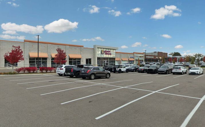 Pictures of Retail property located at 2880 W Maple Rd, Troy, MI 48084 for lease - image #1