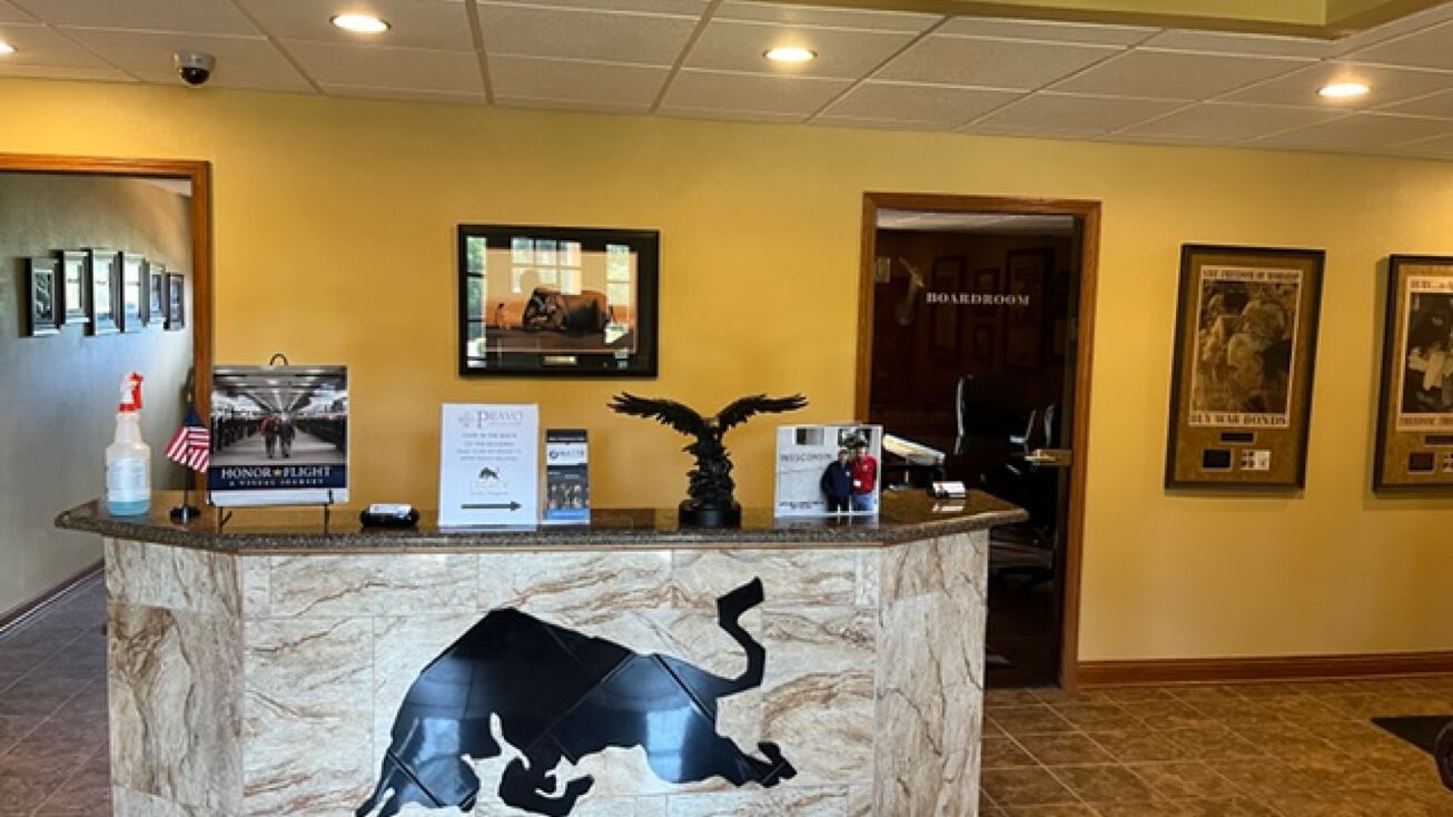 N48W14336 Hampton Rd, Menomonee Falls, WI 53051 Office Space for