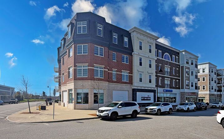 Pictures of Retail property located at 30 Main St, Londonderry, NH 03053 for lease - image #1