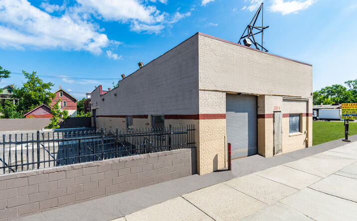 Pictures of Retail property located at 2200-2232 W Davison St, Detroit, MI 48238 for lease - image #1