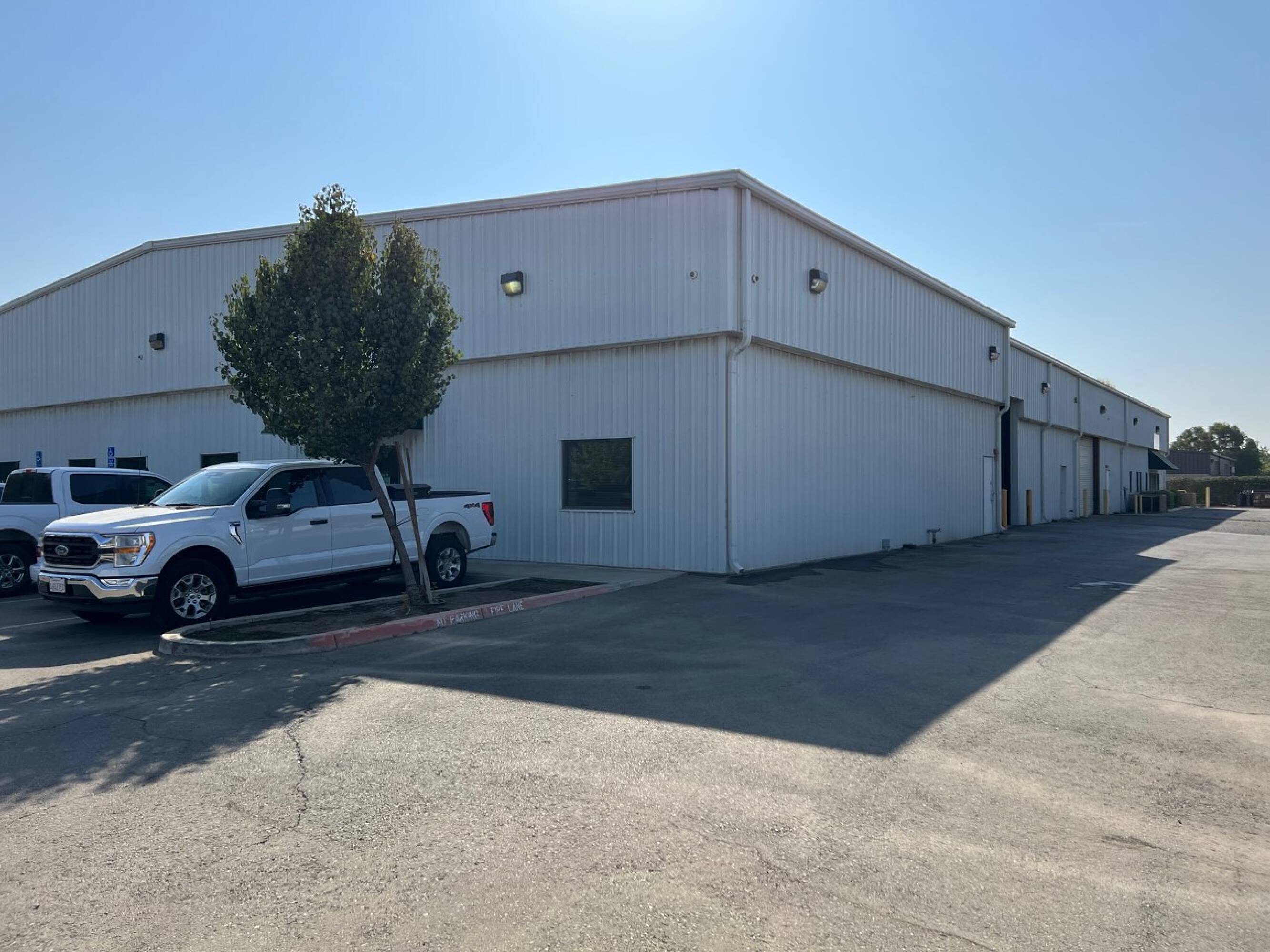 Curated visual reference: Fresh Look at 1104 N Nevada St Visalia Ca 93291