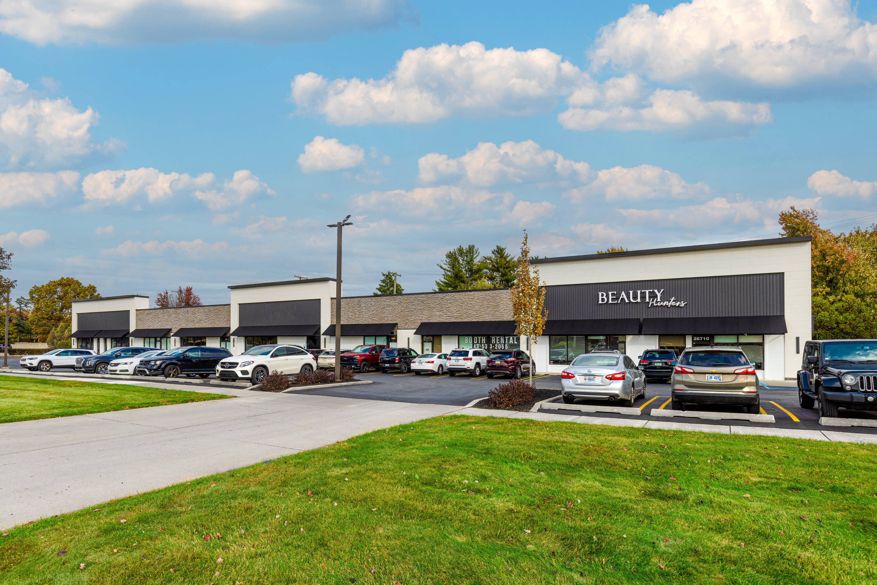 26730 Southfield Rd, Lathrup Village, MI 48076