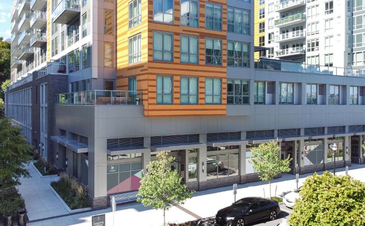 Pictures of Retail property located at 900 Avenue at Port Imperial, Weehawken, NJ 07086 for lease - image #1