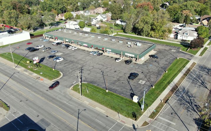 Pictures of Retail, Office, Restaurant property located at 14943 E 9 Mile Rd, Eastpointe, MI 48021 for lease - image #1