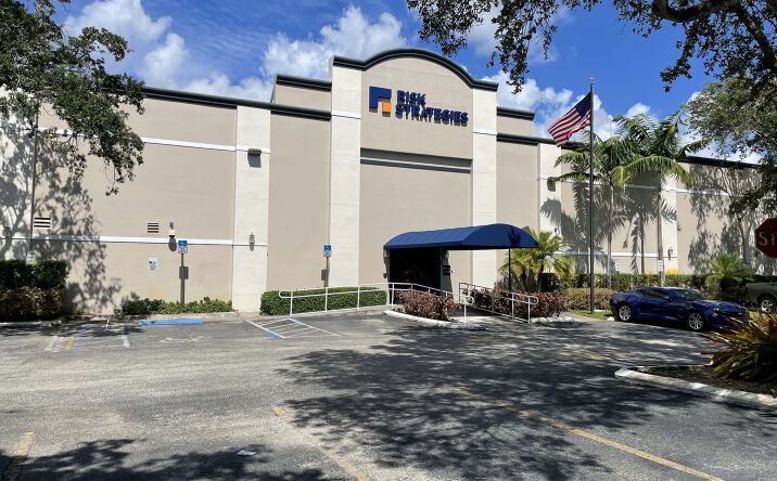 Pictures of Retail, Office property located at 3250 N 29th Ave, Hollywood, FL 33020 for sales - image #1