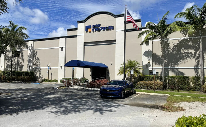 Pictures of Office property located at 3250 N 29th Ave, Hollywood, FL 33020 for lease - image #1