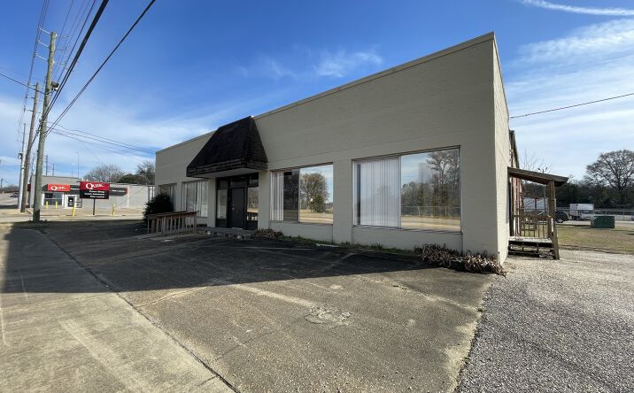 Pictures of Industrial property located at 903 Maxwell Blvd, Montgomery, AL 36104 for lease - image #1