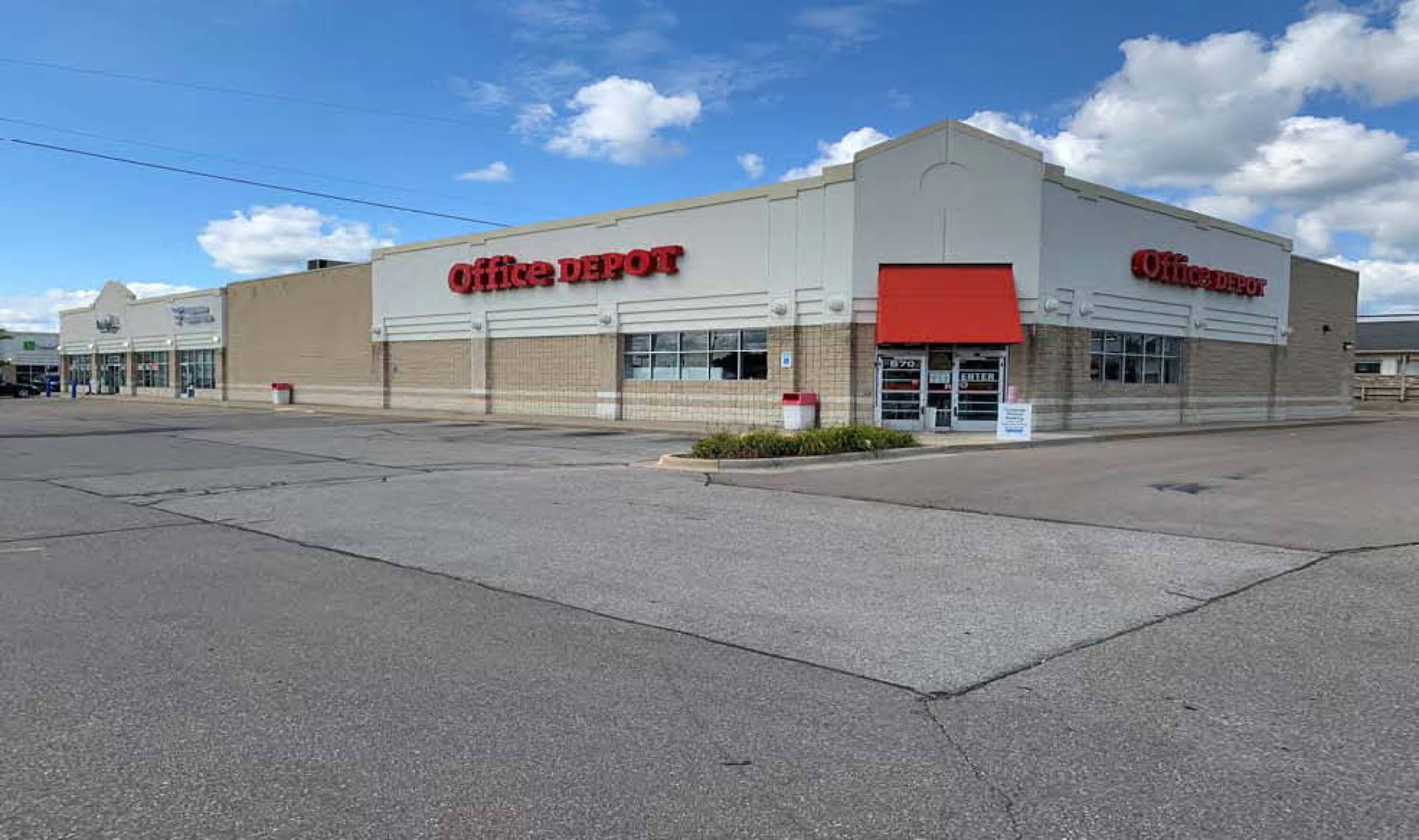 570 620 S. Main Street, Lapeer, MI 48446