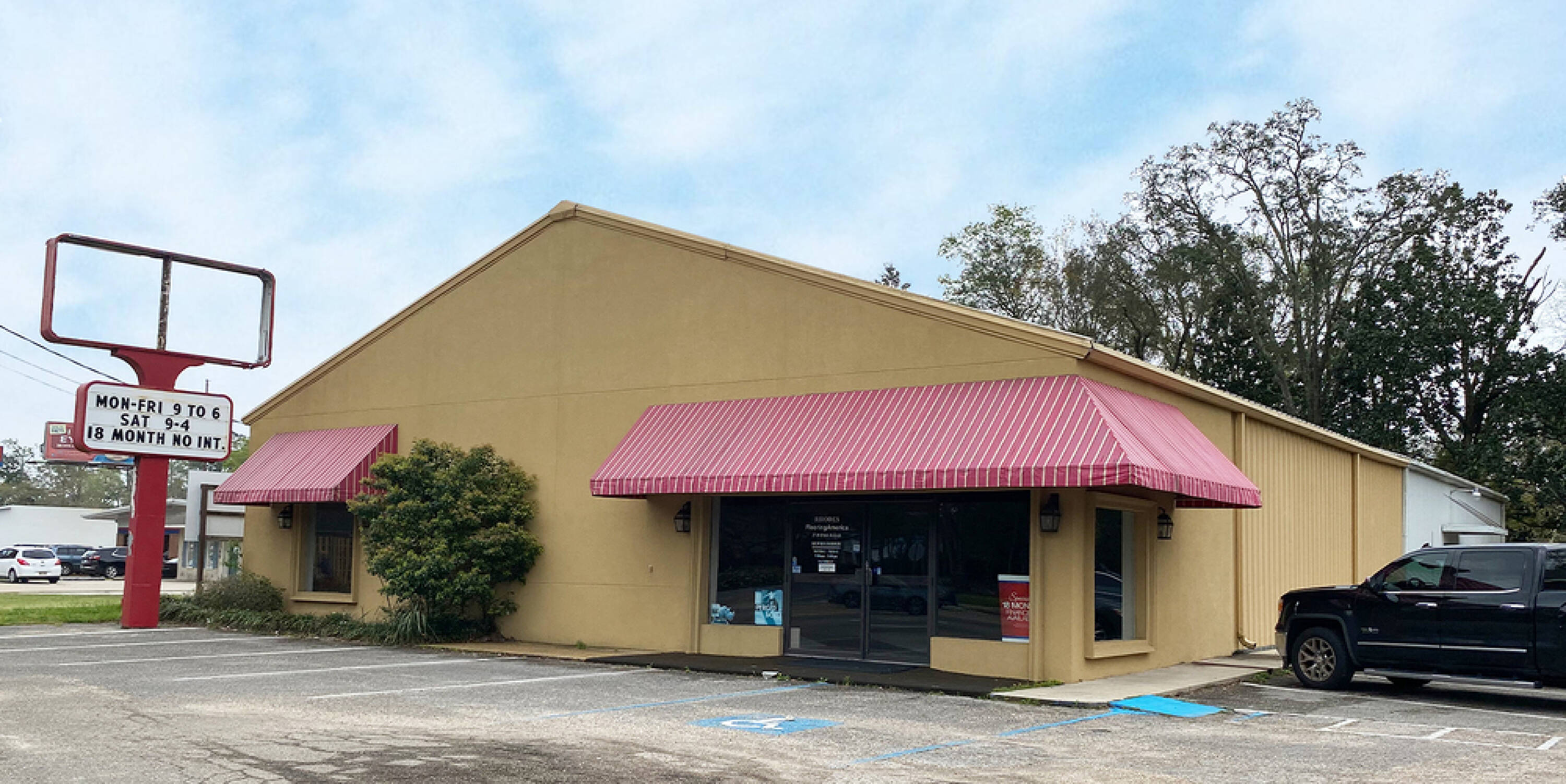 2719 Pass Rd, Biloxi, MS 39531 Retail Space for Lease 2719 & 2723