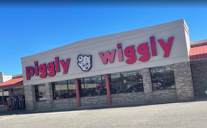 Pictures of Retail property located at 24716 US-31, Jemison, AL 35085 for lease - image #1