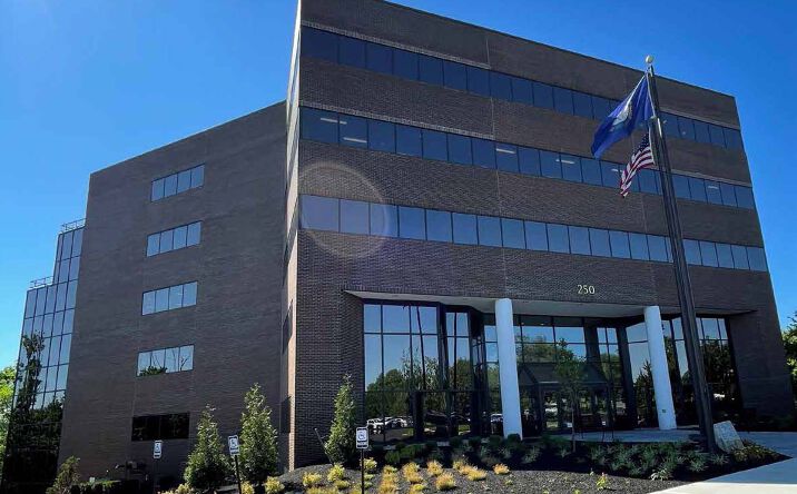 Pictures of Office property located at 250 Grandview Dr, Fort Mitchell, KY 41017 for lease - image #1