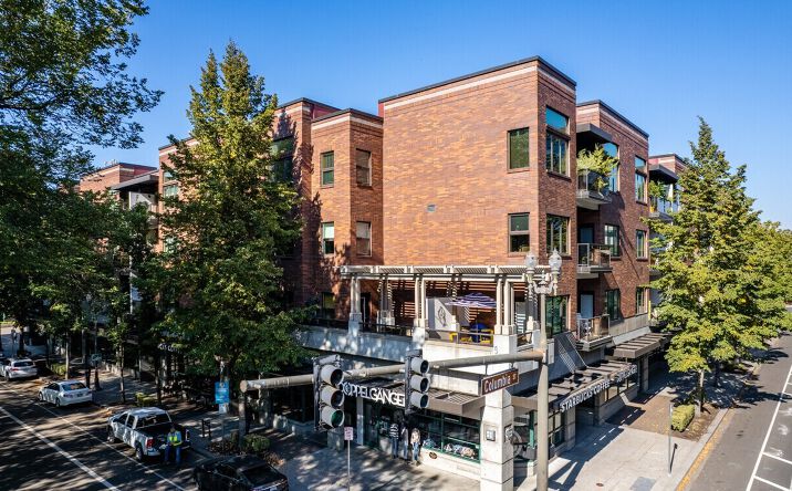 Pictures of Retail property located at 402 W 8th St, Vancouver, WA 98660 for lease - image #1