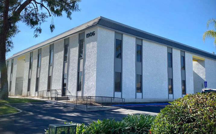 Pictures of Office property located at 1906 Commercenter E, San Bernardino, CA 92408 for lease - image #1