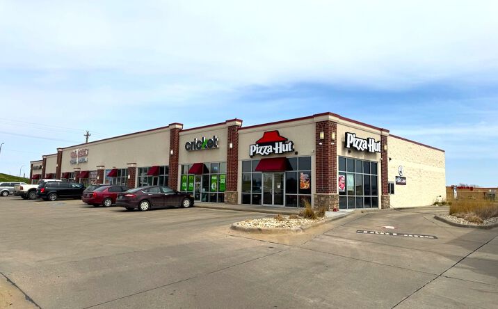 Pictures of Retail property located at 3013 Broadway Ave, Yankton, SD 57078 for lease - image #1