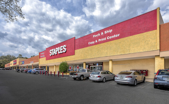 Pictures of Retail property located at 1739 - 2015 E Silver Springs Blvd, Ocala, FL 34470 for lease - image #1