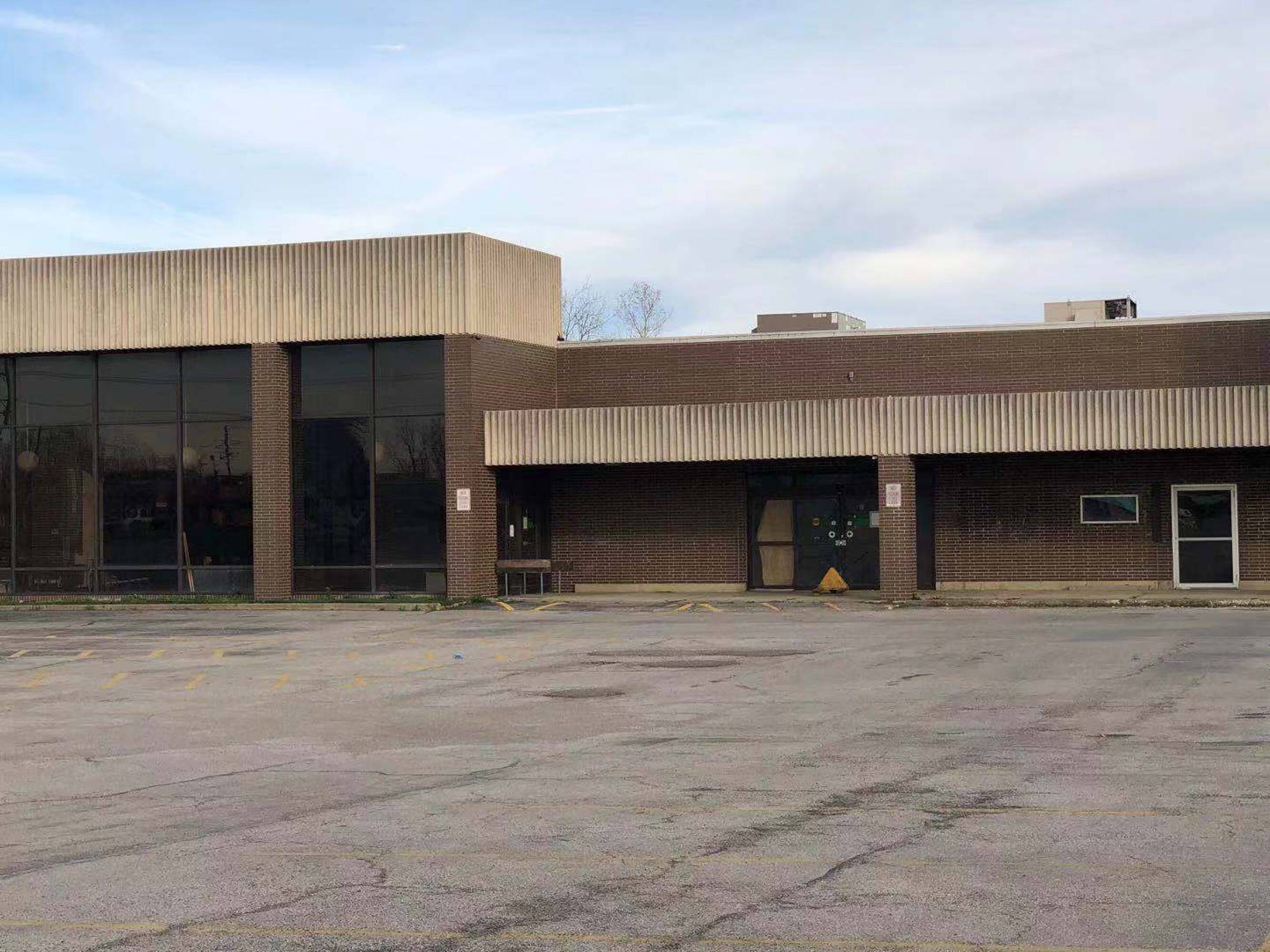 2300 S Hamilton Rd, Columbus, OH 43232