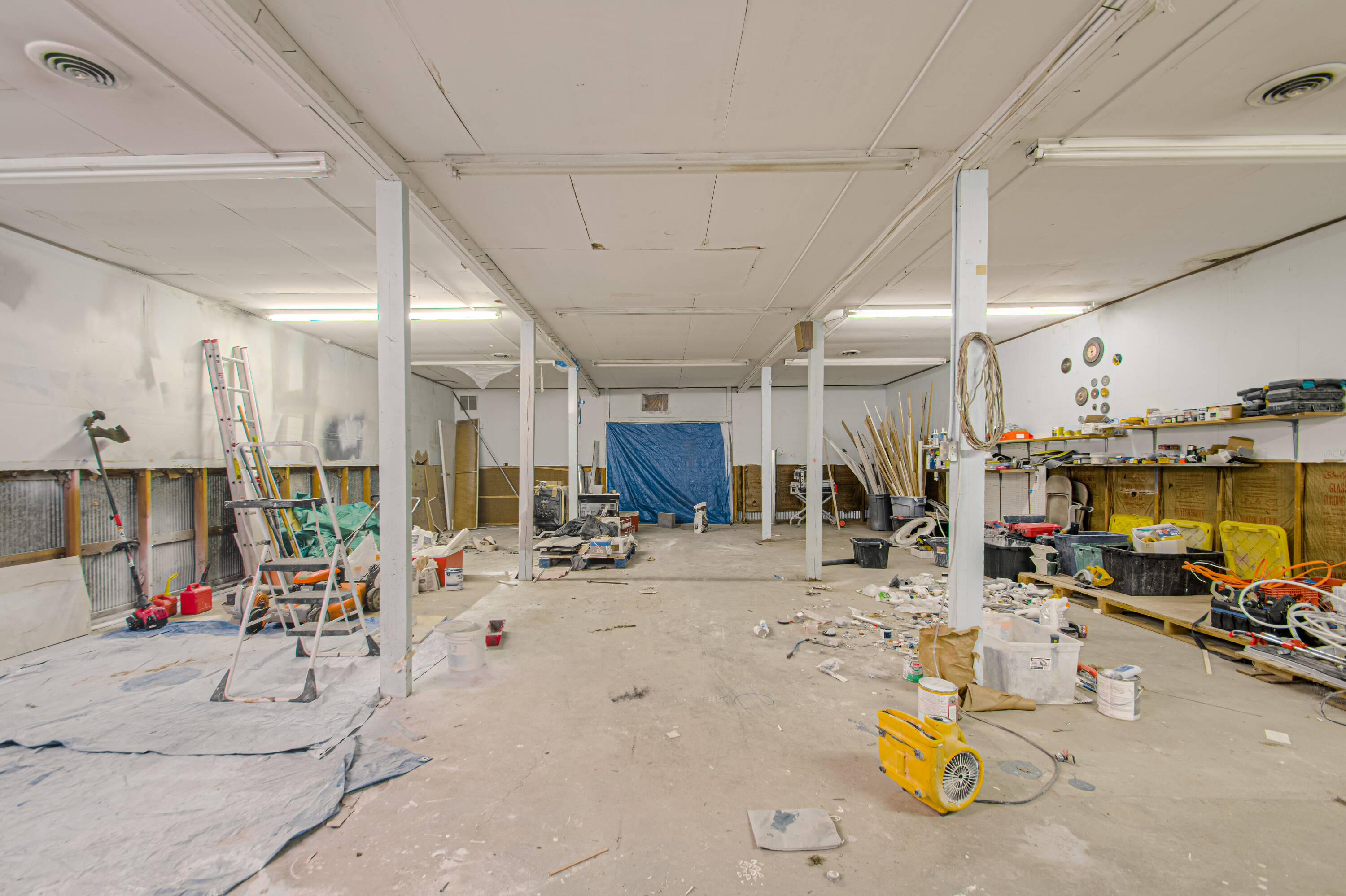 12119 Johnson Dr, Shawnee, KS 66216