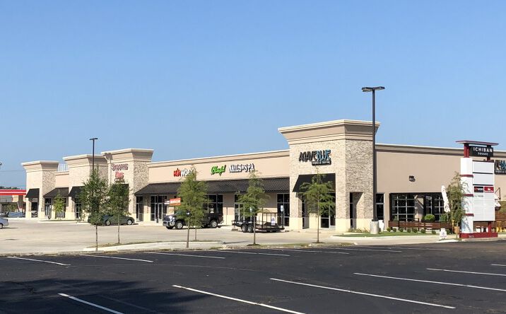 Pictures of Retail property located at 7673 Perkins Rd, Baton Rouge, LA 70810 for lease - image #1