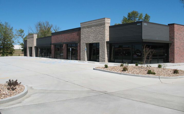 Pictures of Retail, Office property located at 440 S Mt Auburn Rd, Cape Girardeau, MO 63703 for lease - image #1