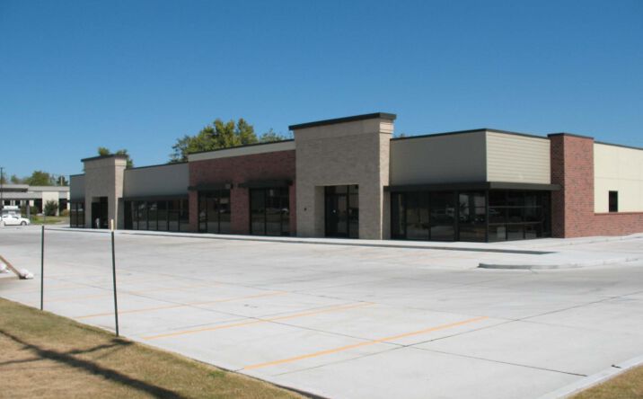 Pictures of Retail, Office property located at 600 N Main St, Sikeston, MO 63801 for lease - image #1