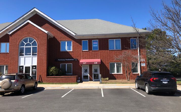 Pictures of Office property located at 464 Herndon Pkwy, Herndon, VA 20170 for lease - image #1