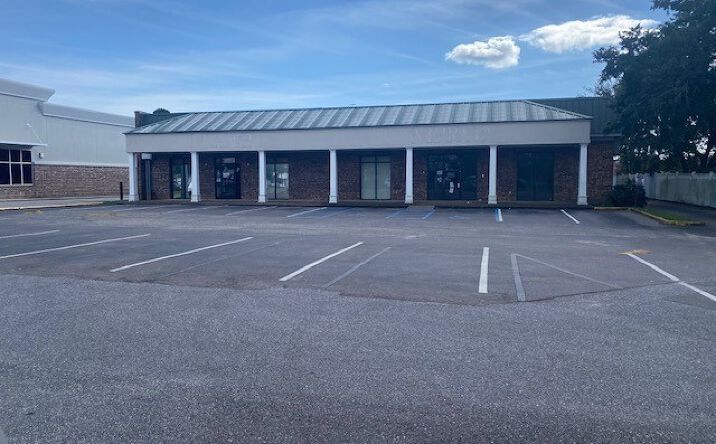 Pictures of Office property located at 3153 Dauphin St, Mobile, AL 36606 for lease - image #1