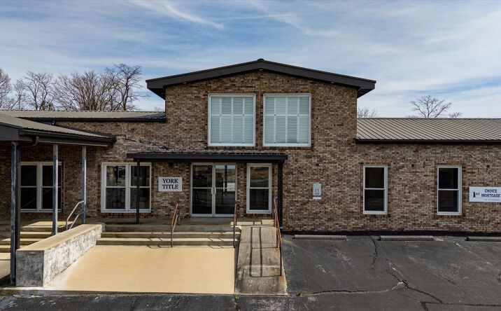 Pictures of Office property located at 456 N Main St, Crossville, TN 38555 for lease - image #1