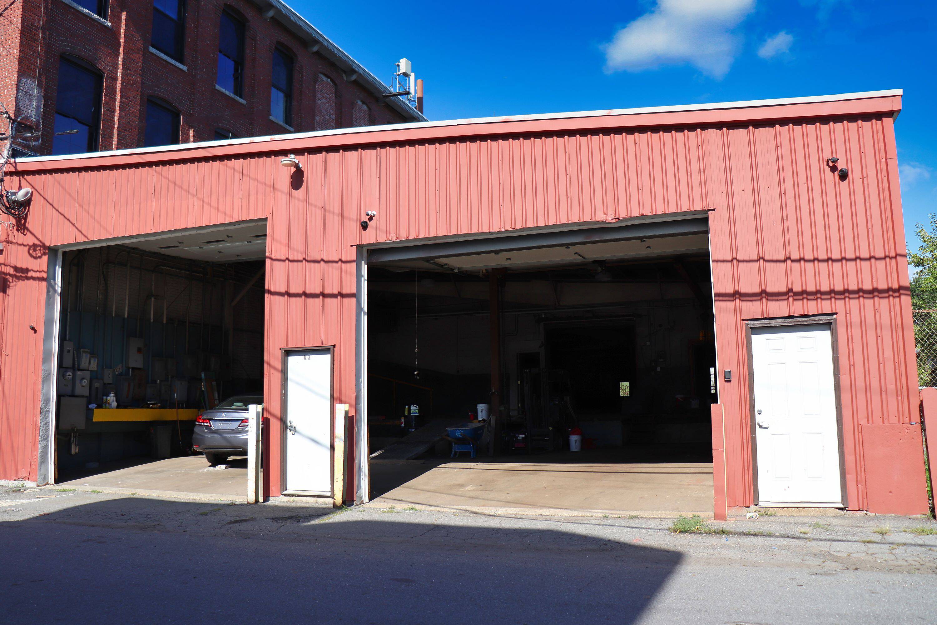 81 Holly St, Lawrence, MA 01841