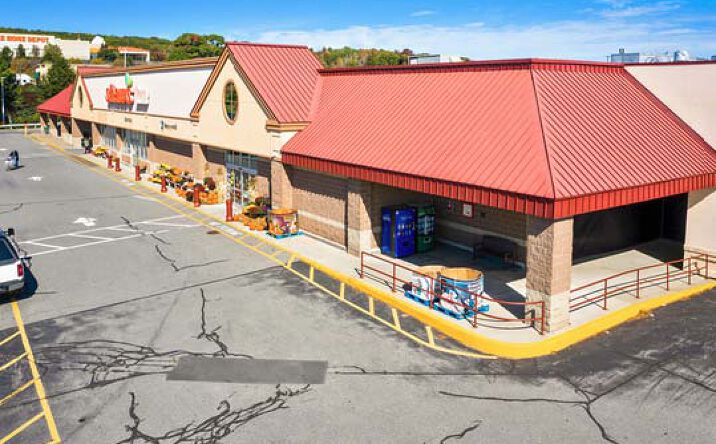 Pictures of Retail property located at 235 Camden St, Rockland, ME 04841 for lease - image #1